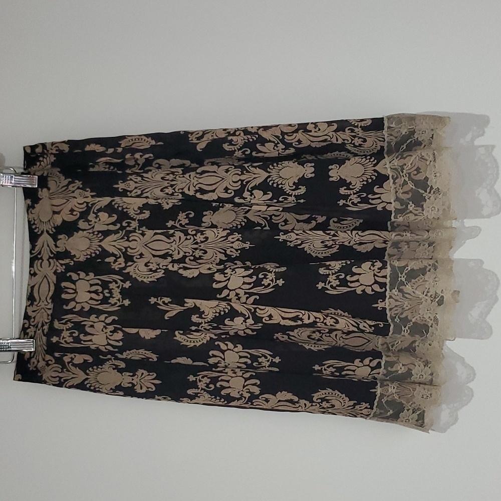 Beautiful Brocade/jacquard Print flowy A-line skirt size small (fits xs)